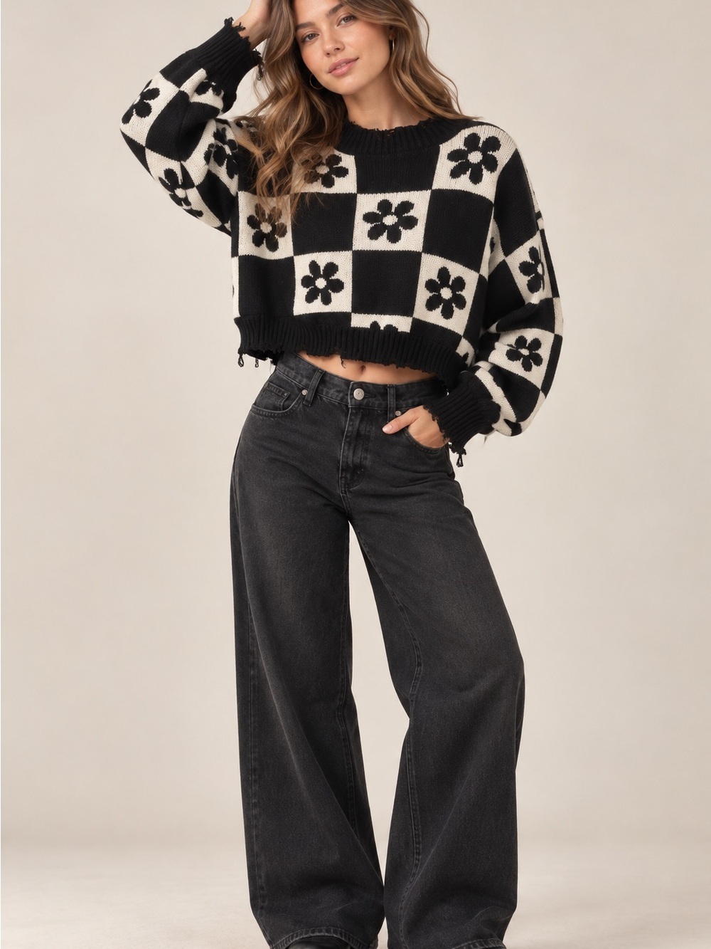 POL Black & White Checker Floral Cropped Sweater (111125) 🌼 ☀️